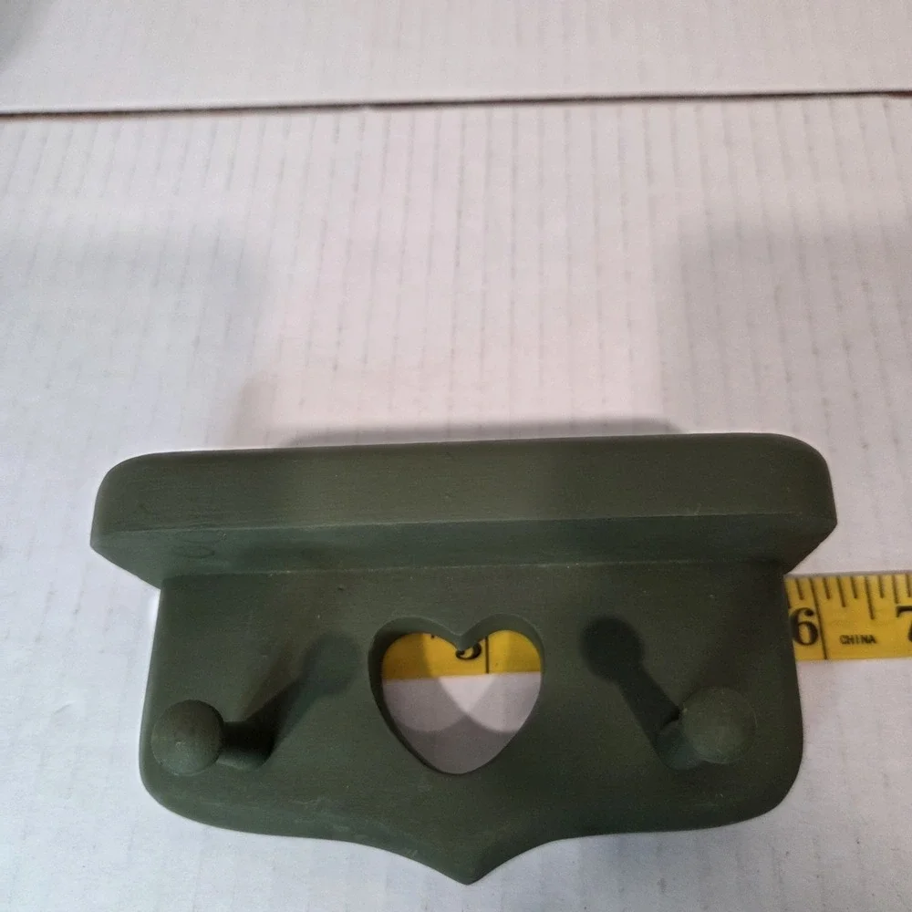 Vintage Small Wood Cottage Mini Heart Shelf w/ Pegs Grannycore Floral Painted